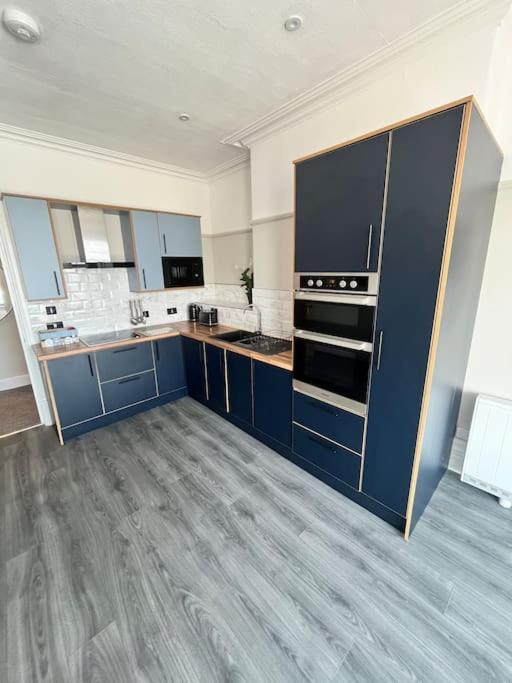 Stunning 2 Bedroom Ground Floor Sea View Apartment Rhôs-on-Sea Eksteriør billede