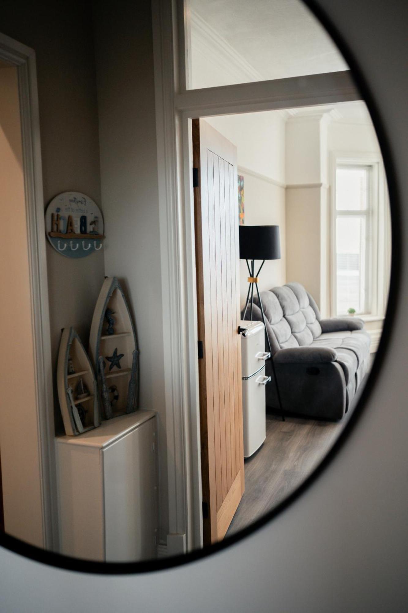 Stunning 2 Bedroom Ground Floor Sea View Apartment Rhôs-on-Sea Eksteriør billede