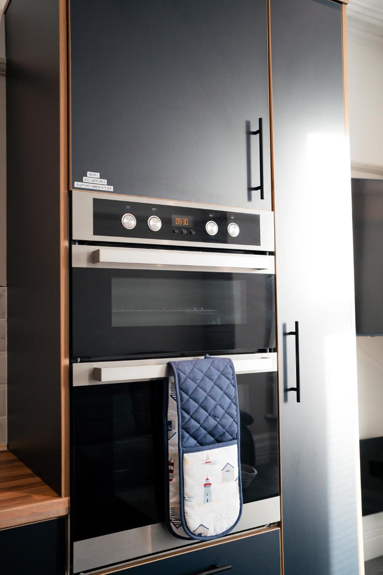 Stunning 2 Bedroom Ground Floor Sea View Apartment Rhôs-on-Sea Eksteriør billede